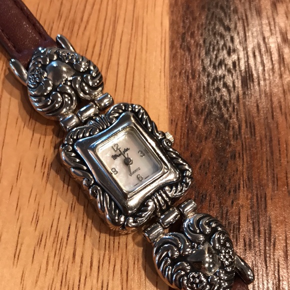 Beautiful Brighton Watch Mother of Pearl Face Leather Strap - Picture 7 of 7